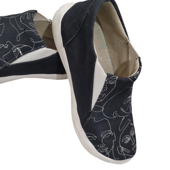 Andose shoes in black with face figures on the front, size 10 women - Picture 2 of 8